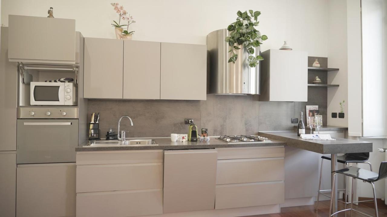 ****buenos Aires Luxury -5 Min. Duomo Apartment Mailand